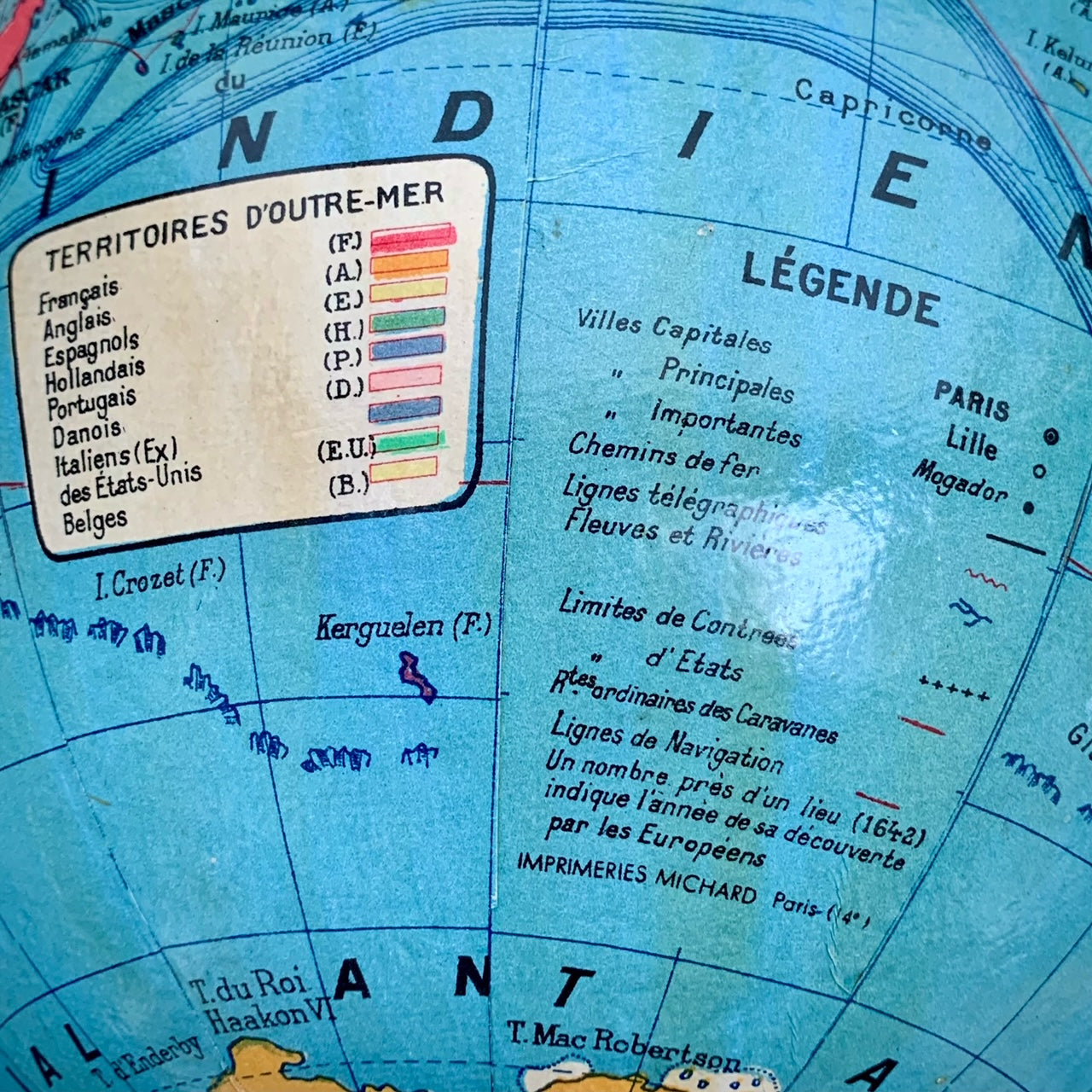 Globe terrestre J. Forest. Girard, Barrère & Thomas éditeurs. Imp. Michard Paris.