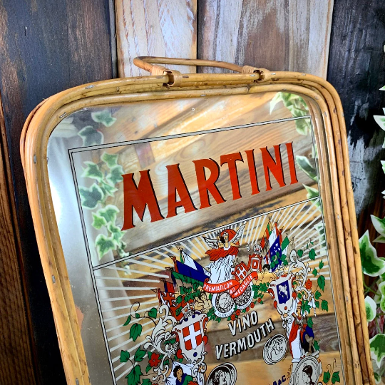 Martini plateau de service en osier et miroir publicitaire. Années 60/70