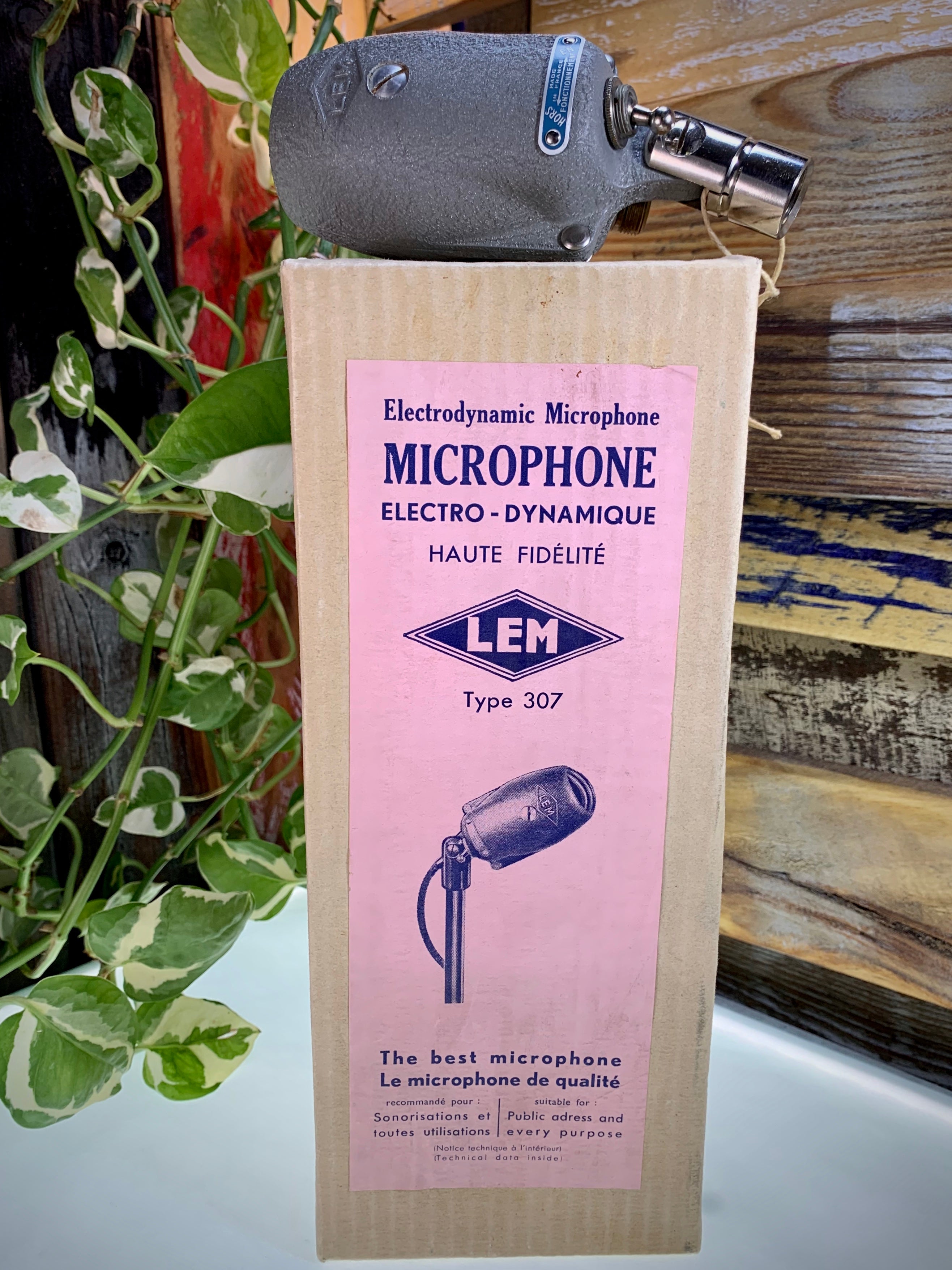 Microphone LEM type 307 des années 50.