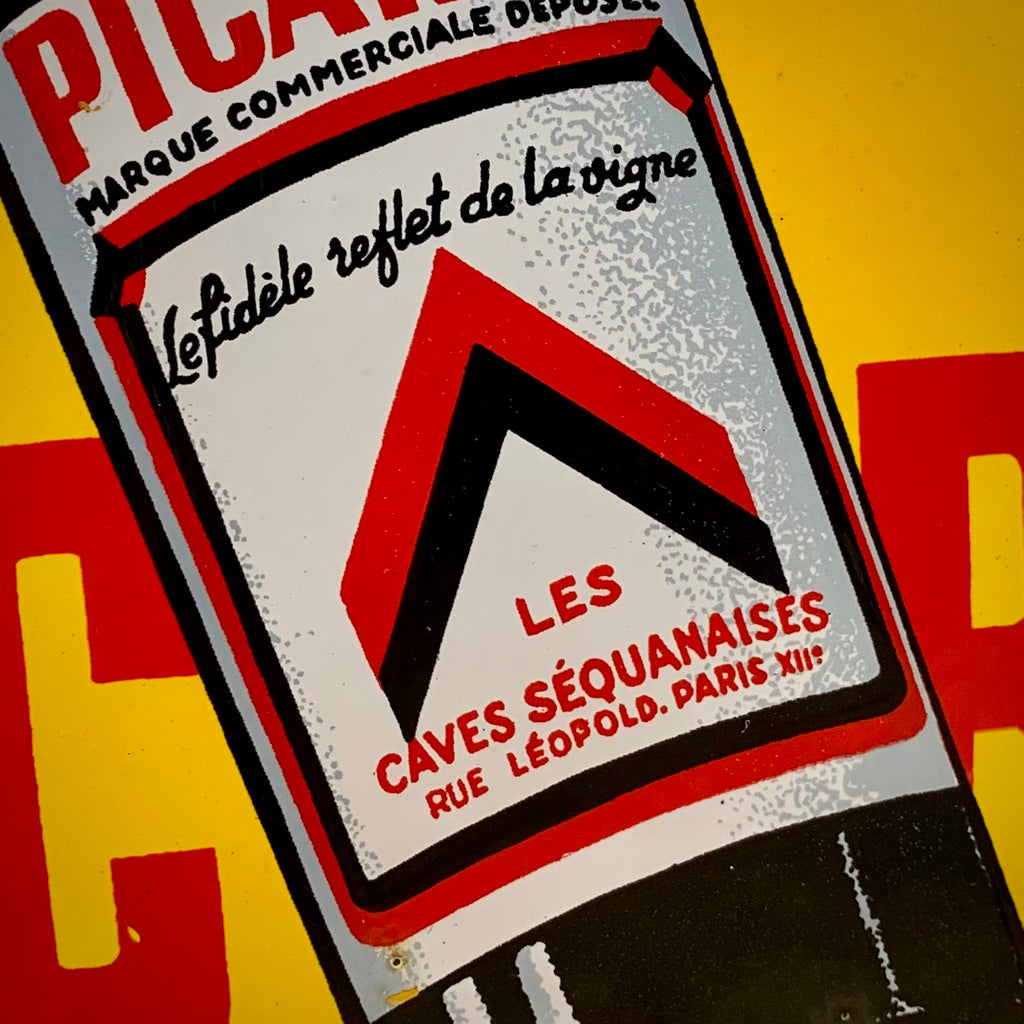 Plaque émaillée publicitaire pour "les fameux vins Picardy". 1950.
