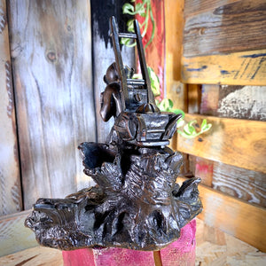 Pyrogène de table en bronze représentant un faune ou ramoneur. Fin 19eme.